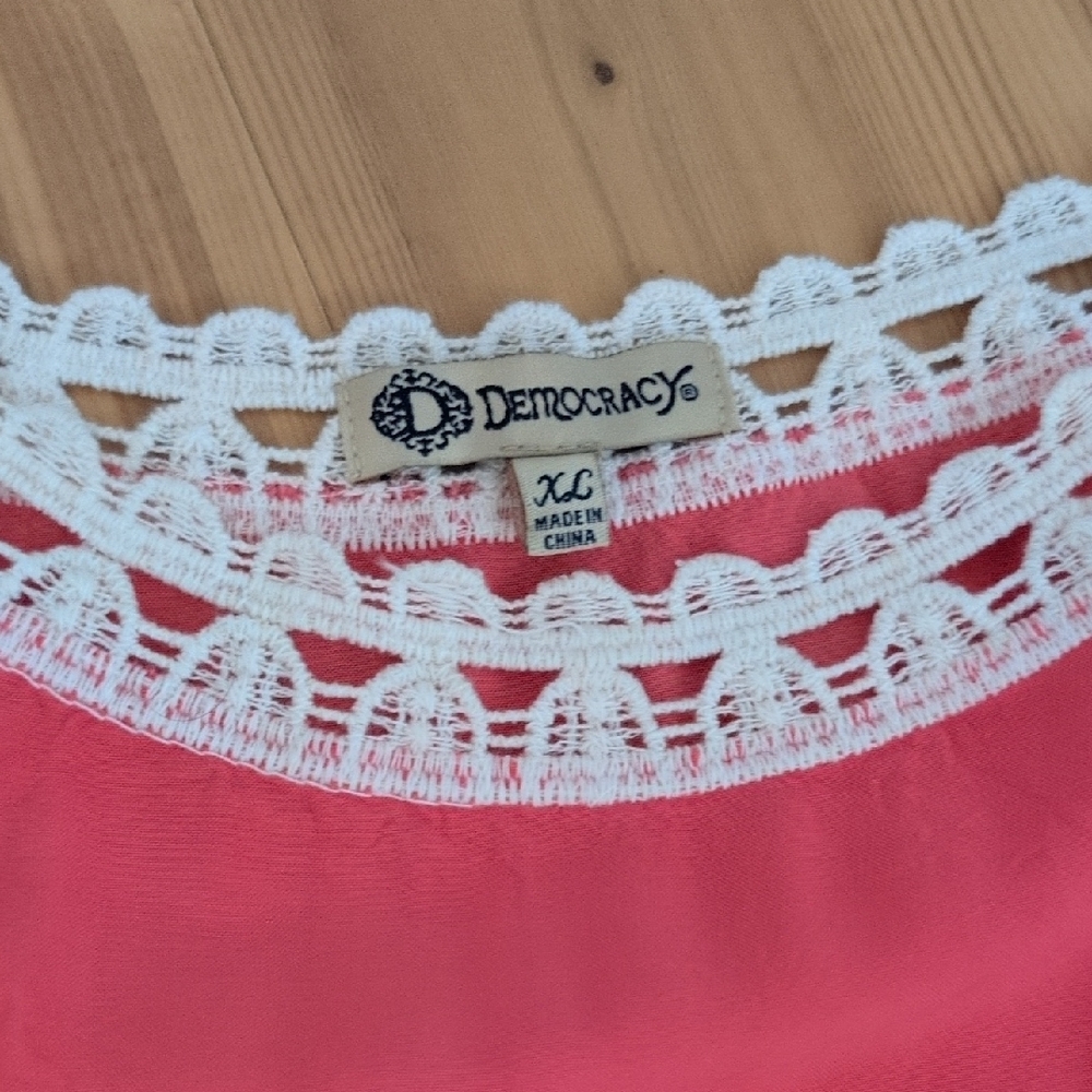 Democracy Coral and White Lace Blouse - Picture 3 of 3